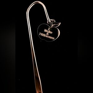 Silvertone I Make A Difference Apple Bookmark